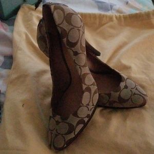 Coach Pumps